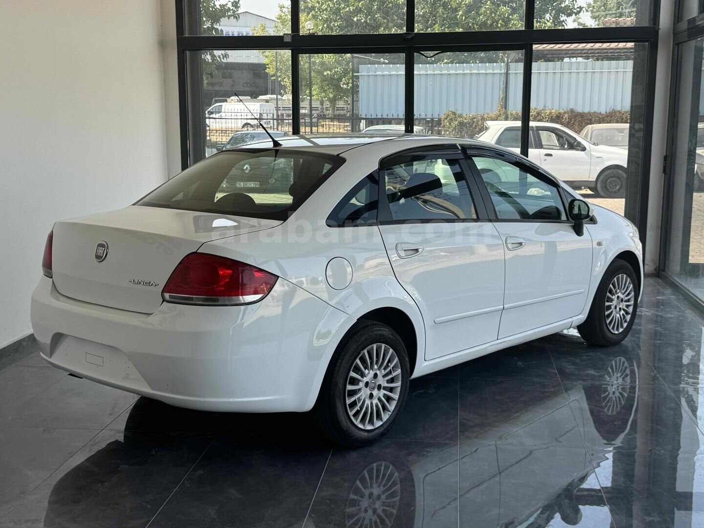 Galeriden Fiat Linea 1.3 Multijet Active Plus 2012 Model Aydın 205.000 km Beyaz 5