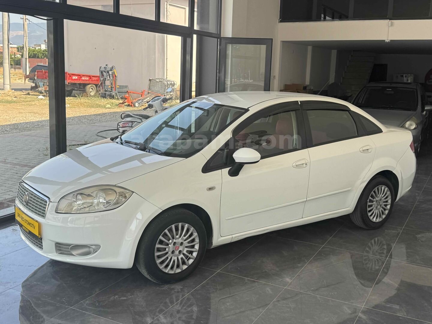 Galeriden Fiat Linea 1.3 Multijet Active Plus 2012 Model Aydın 205.000 km Beyaz 4