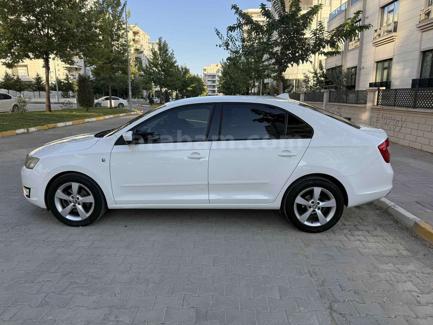 Galeriden Skoda Rapid 1.6 CR TDI Elegance 2013 Model Şanlıurfa 222.000 km Beyaz 5