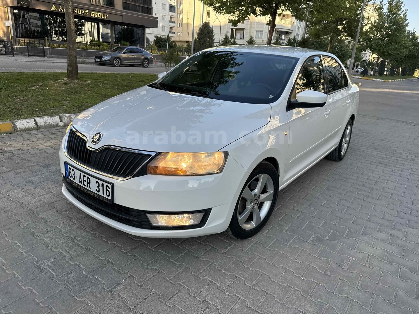 Galeriden Skoda Rapid 1.6 CR TDI Elegance 2013 Model Şanlıurfa 222.000 km Beyaz 3