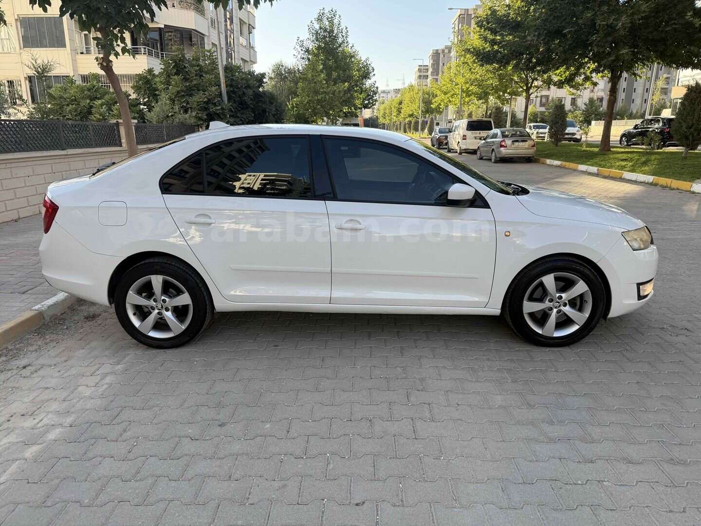 Galeriden Skoda Rapid 1.6 CR TDI Elegance 2013 Model Şanlıurfa 222.000 km Beyaz 4