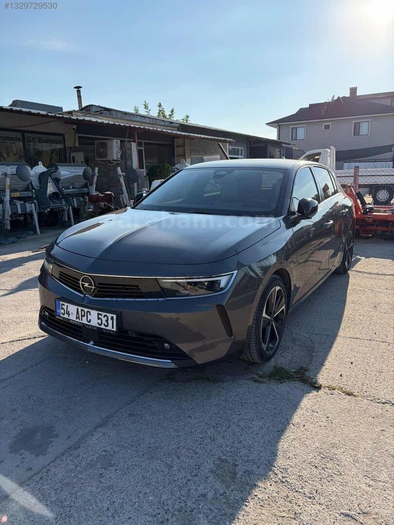 Galeriden Opel Astra 1.2 T Elegance 2023 Model Sakarya 34.000 km Füme 3