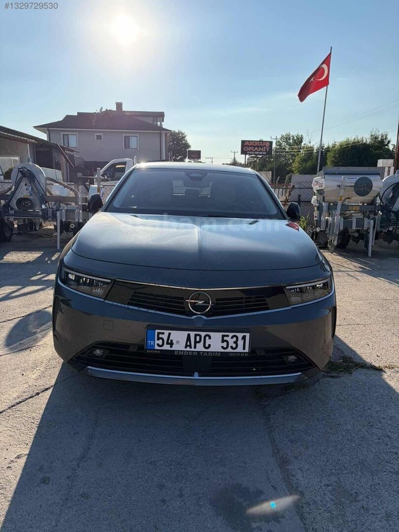 Galeriden Opel Astra 1.2 T Elegance 2023 Model Sakarya 34.000 km Füme 2