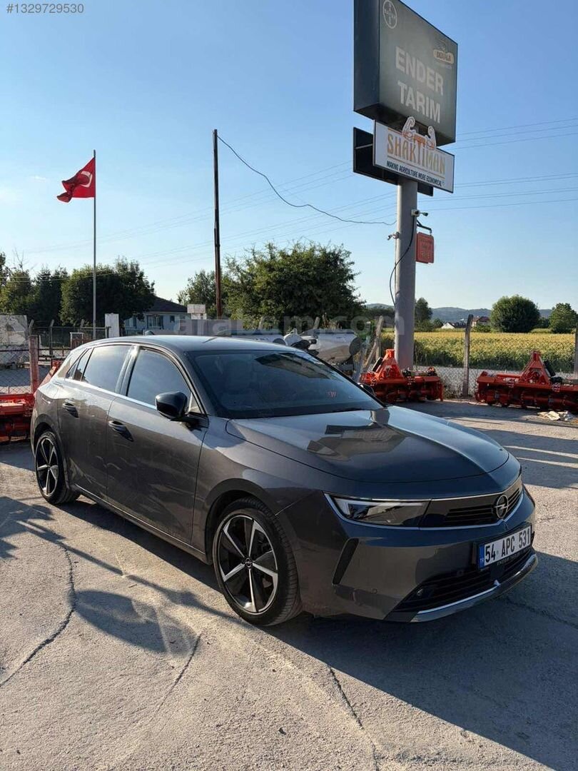 Galeriden Opel Astra 1.2 T Elegance 2023 Model Sakarya 34.000 km Füme 1