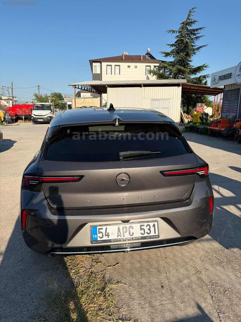 Galeriden Opel Astra 1.2 T Elegance 2023 Model Sakarya 34.000 km Füme 6