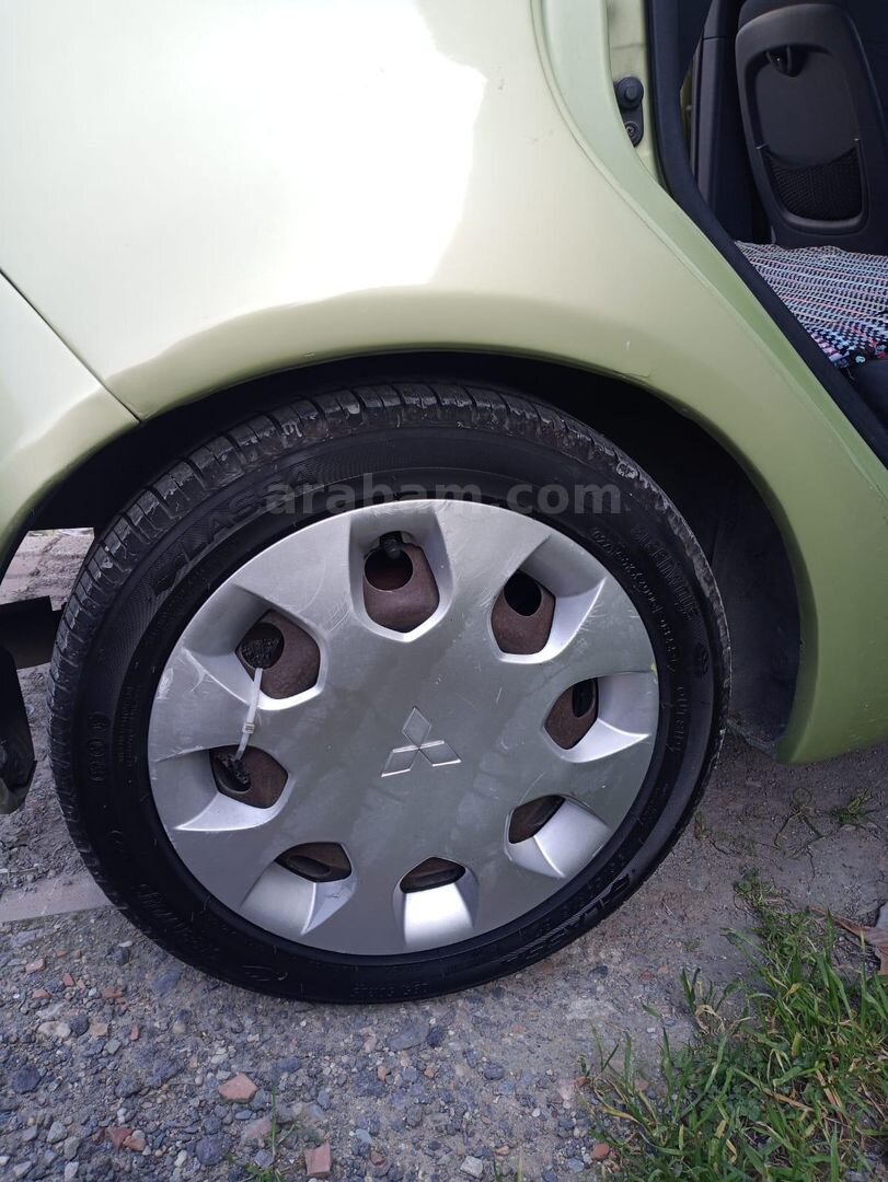 Sahibinden Mitsubishi Colt 1.3 Invite 2005 Model İstanbul 137.000 km Yeşil 4