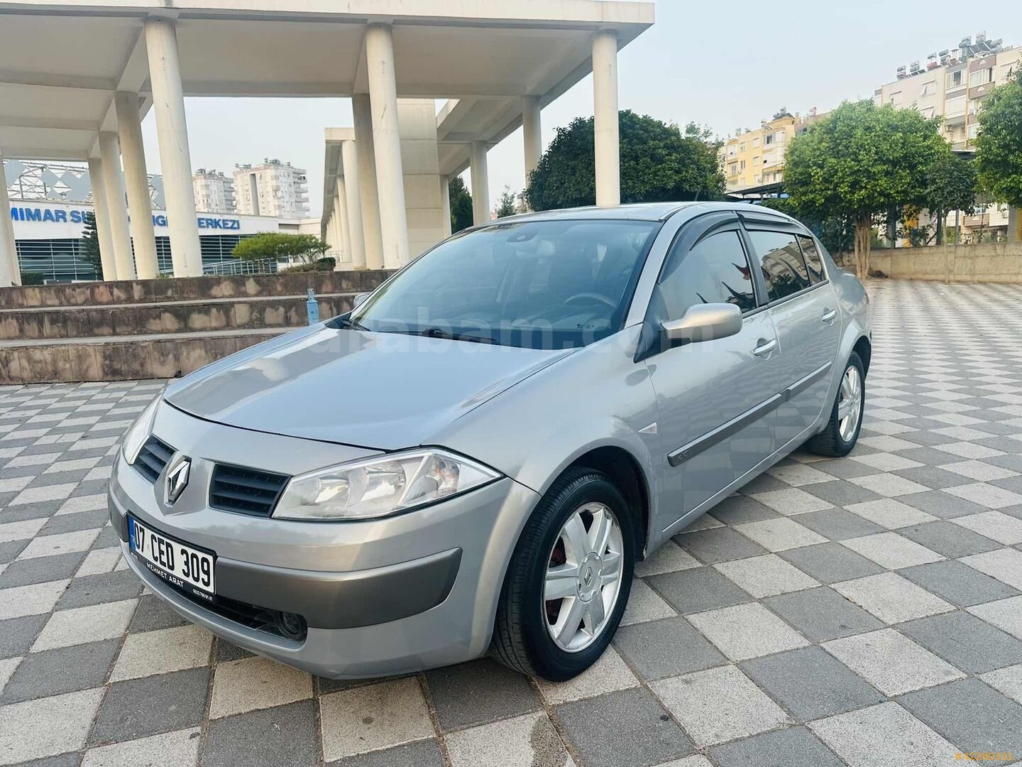 Galeriden Renault Megane 1.5 dCi Dynamique 2005 Model Antalya 317.000 km Bej 5