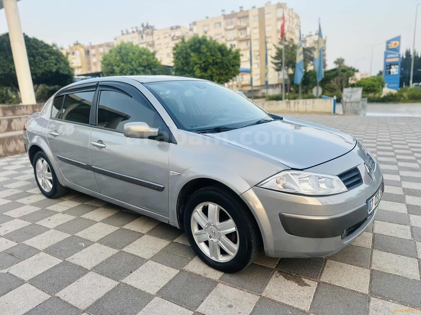 Galeriden Renault Megane 1.5 dCi Dynamique 2005 Model Antalya 317.000 km Bej 4