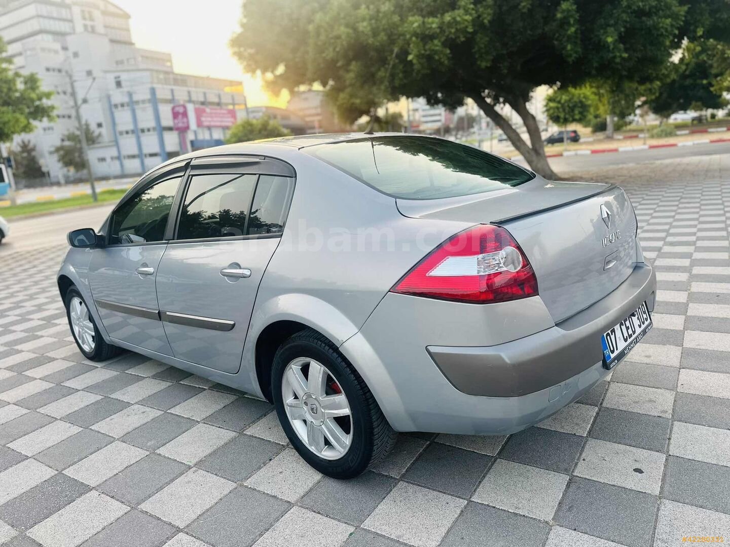 Galeriden Renault Megane 1.5 dCi Dynamique 2005 Model Antalya 317.000 km Bej 6