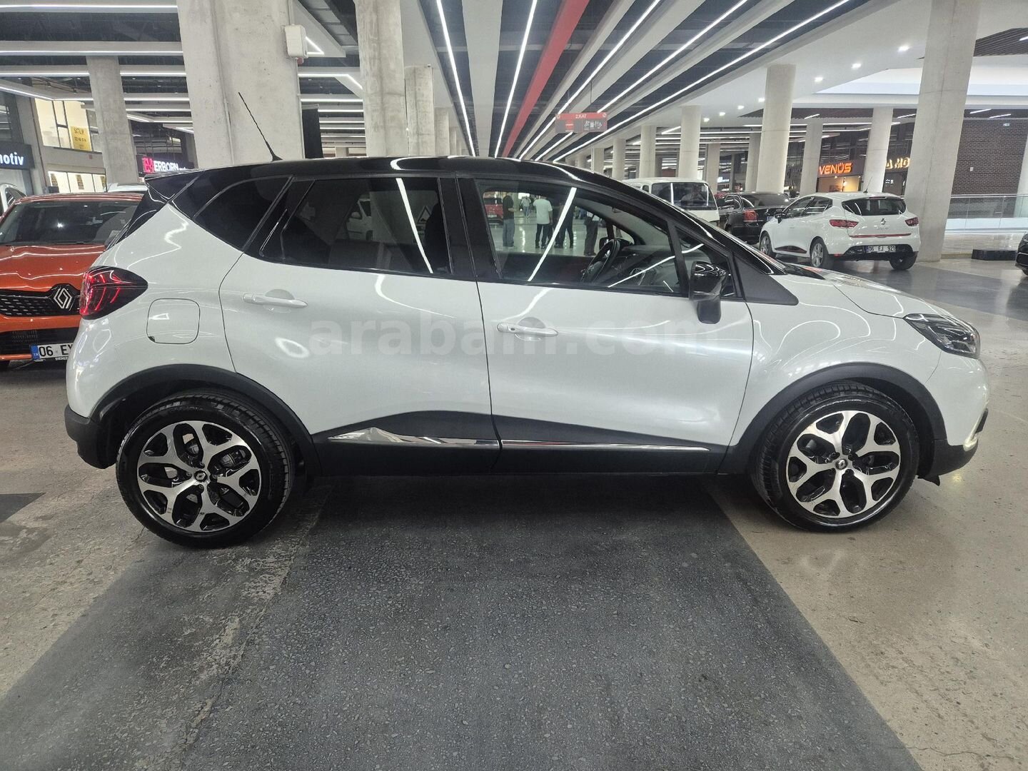 Galeriden Renault Captur 1.5 dCi Icon 2018 Model Ankara 74.000 km Beyaz 7