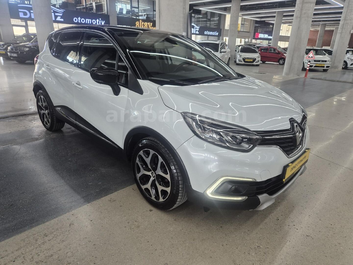 Galeriden Renault Captur 1.5 dCi Icon 2018 Model Ankara 74.000 km Beyaz 5