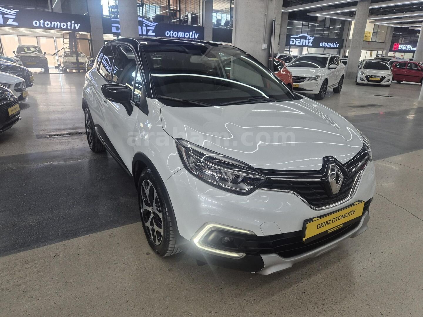 Galeriden Renault Captur 1.5 dCi Icon 2018 Model Ankara 74.000 km Beyaz 4