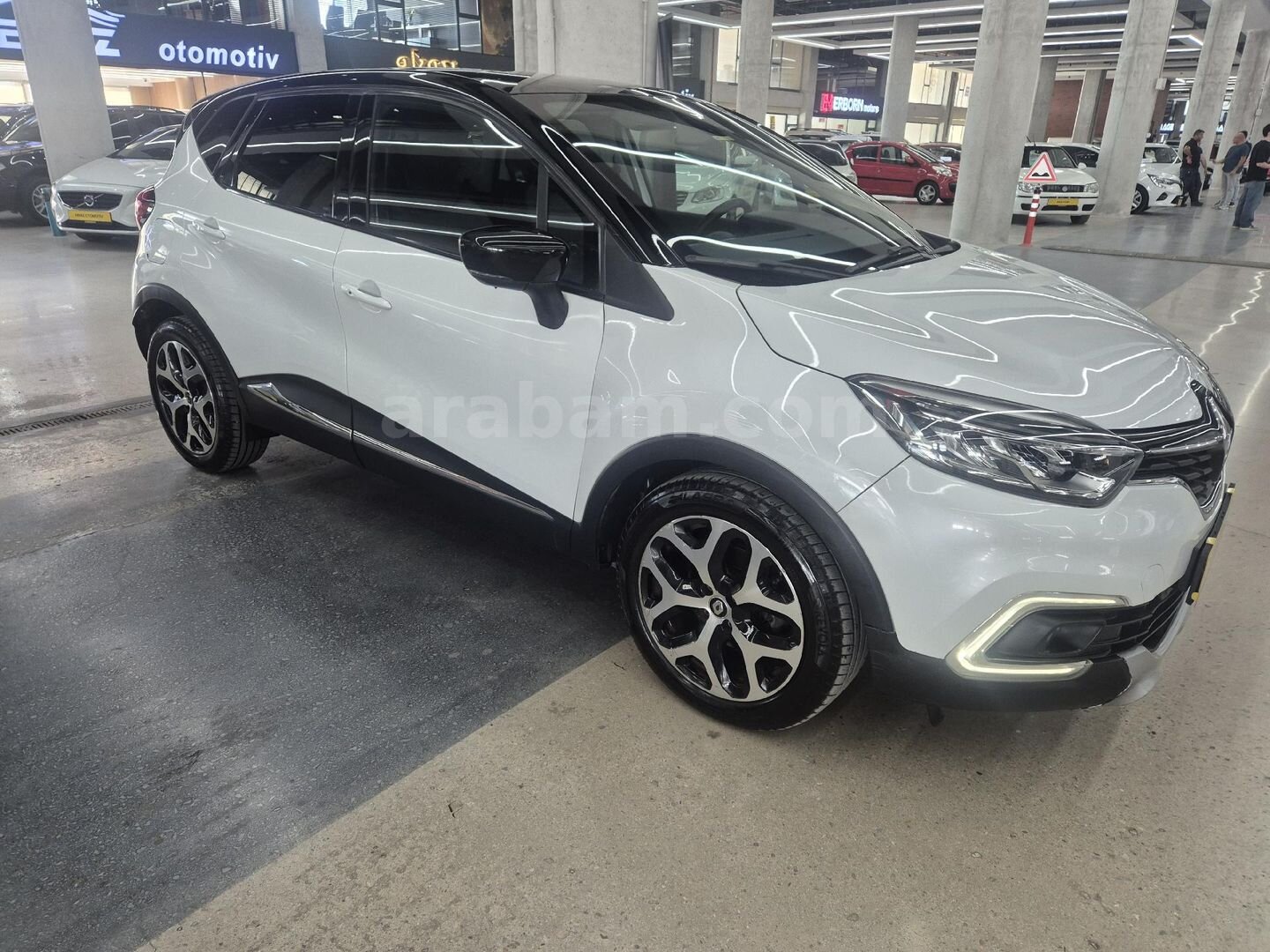 Galeriden Renault Captur 1.5 dCi Icon 2018 Model Ankara 74.000 km Beyaz 6