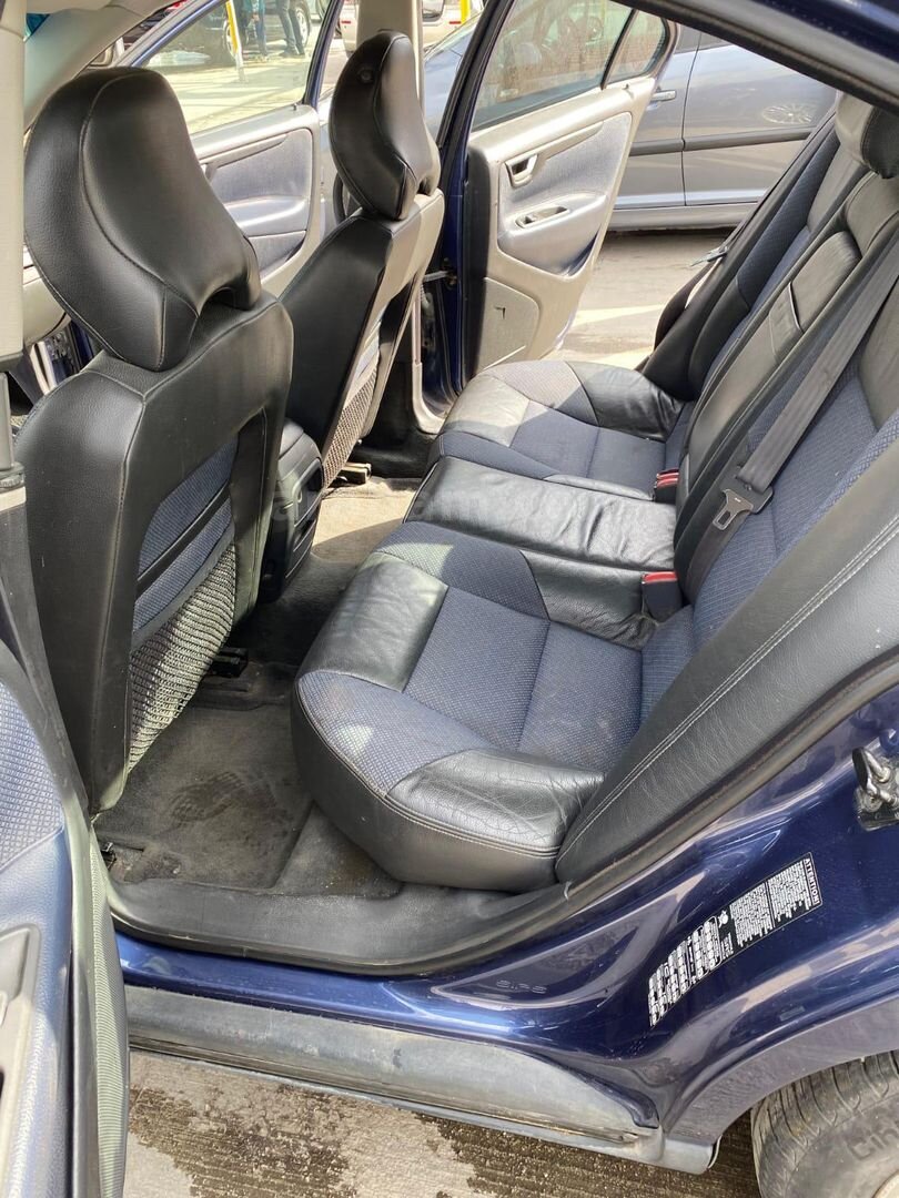 Sahibinden Volvo S60 2.4 T 2000 Model Ankara 250.000 km Lacivert 7