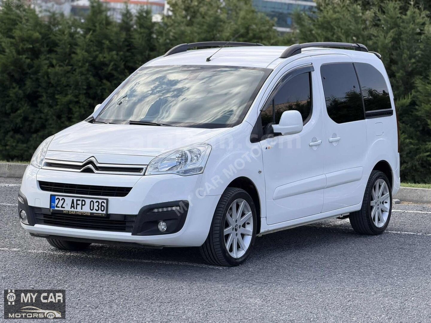 Galeriden Citroen Berlingo 1.6 BlueHDI 2018 Model İstanbul 125.000 km Beyaz 2