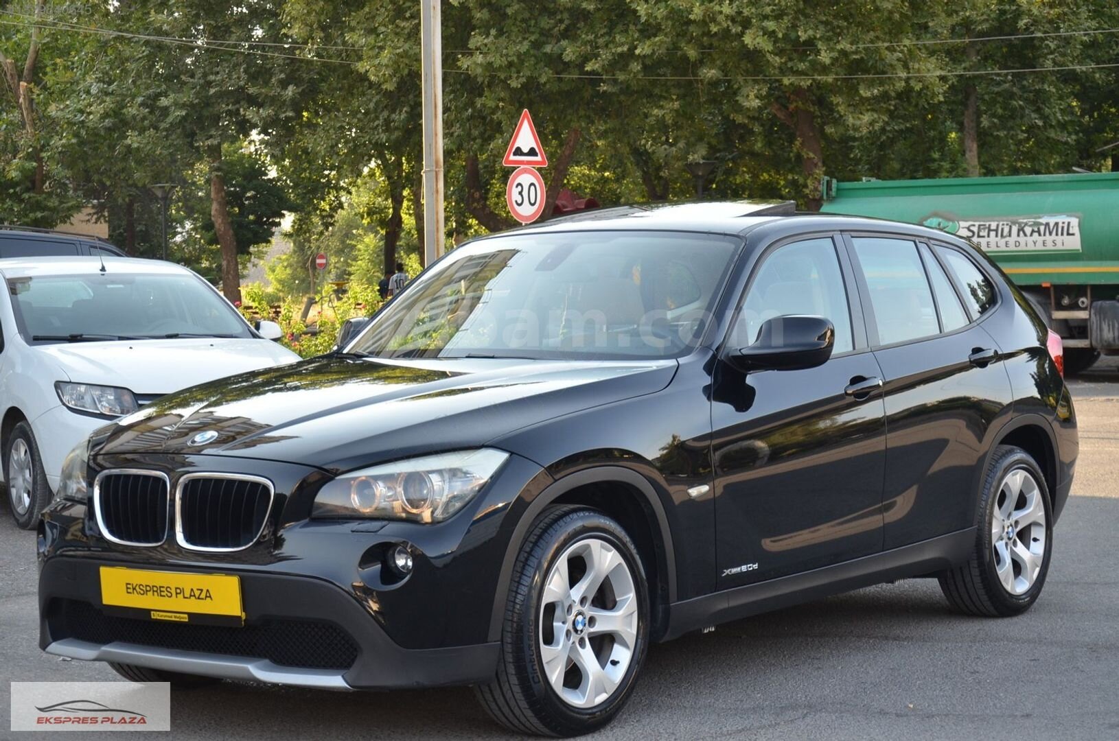 Galeriden BMW X1 20d xDrive 2.0d 2011 Model Gaziantep 56.000 km Siyah 1