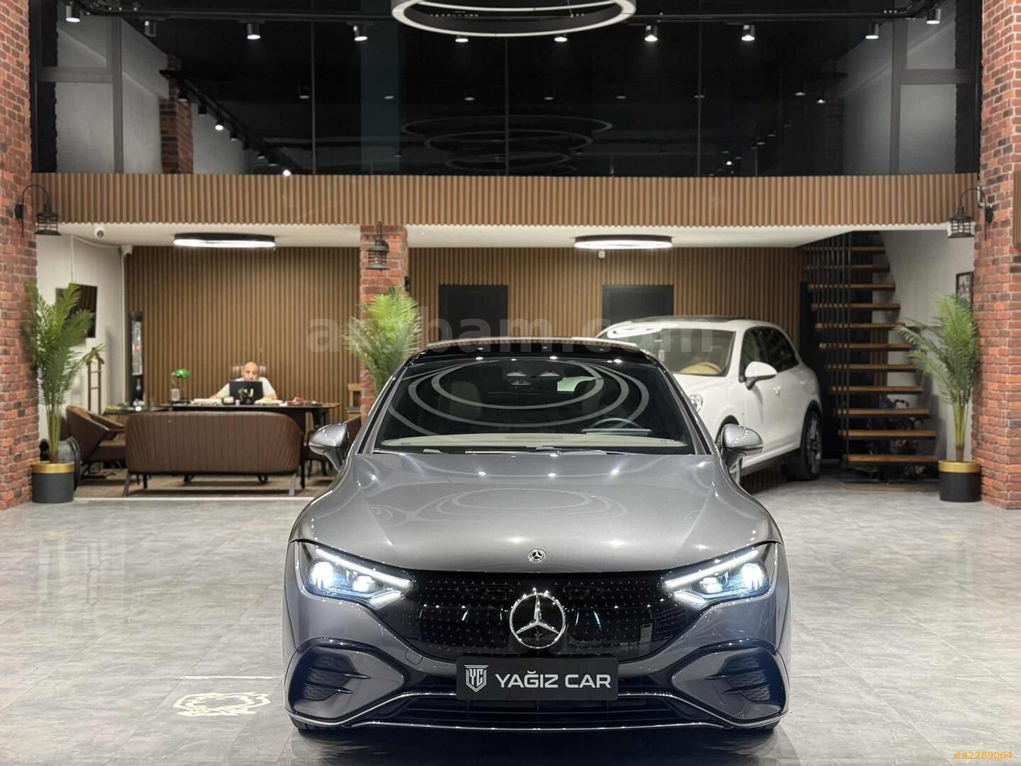 Galeriden Mercedes - Benz EQE 350+ AMG 2024 Model İstanbul 42.000 km Gri 2