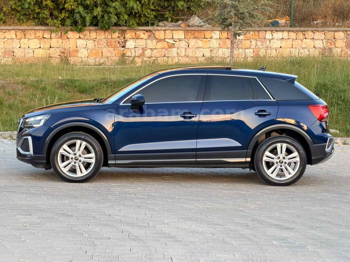 Galeriden Audi Q2 35 TFSI Advanced 2022 Model Denizli 96.000 km Lacivert 6