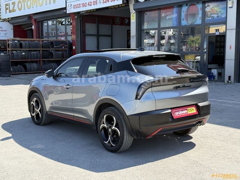 Galeriden Alfa Romeo Junior Ibrida 1.2 speciale 2025 Model İstanbul 40.243 km Gri (titanyum) 5