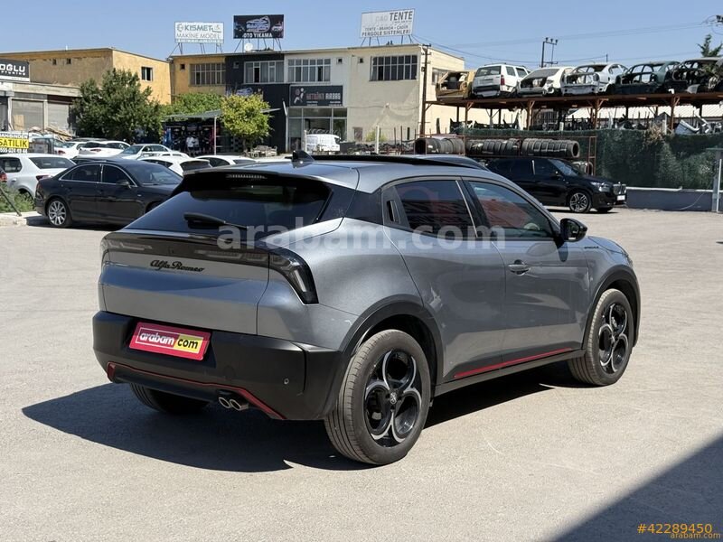 Galeriden Alfa Romeo Junior Ibrida 1.2 speciale 2025 Model İstanbul 40.243 km Gri (titanyum) 7