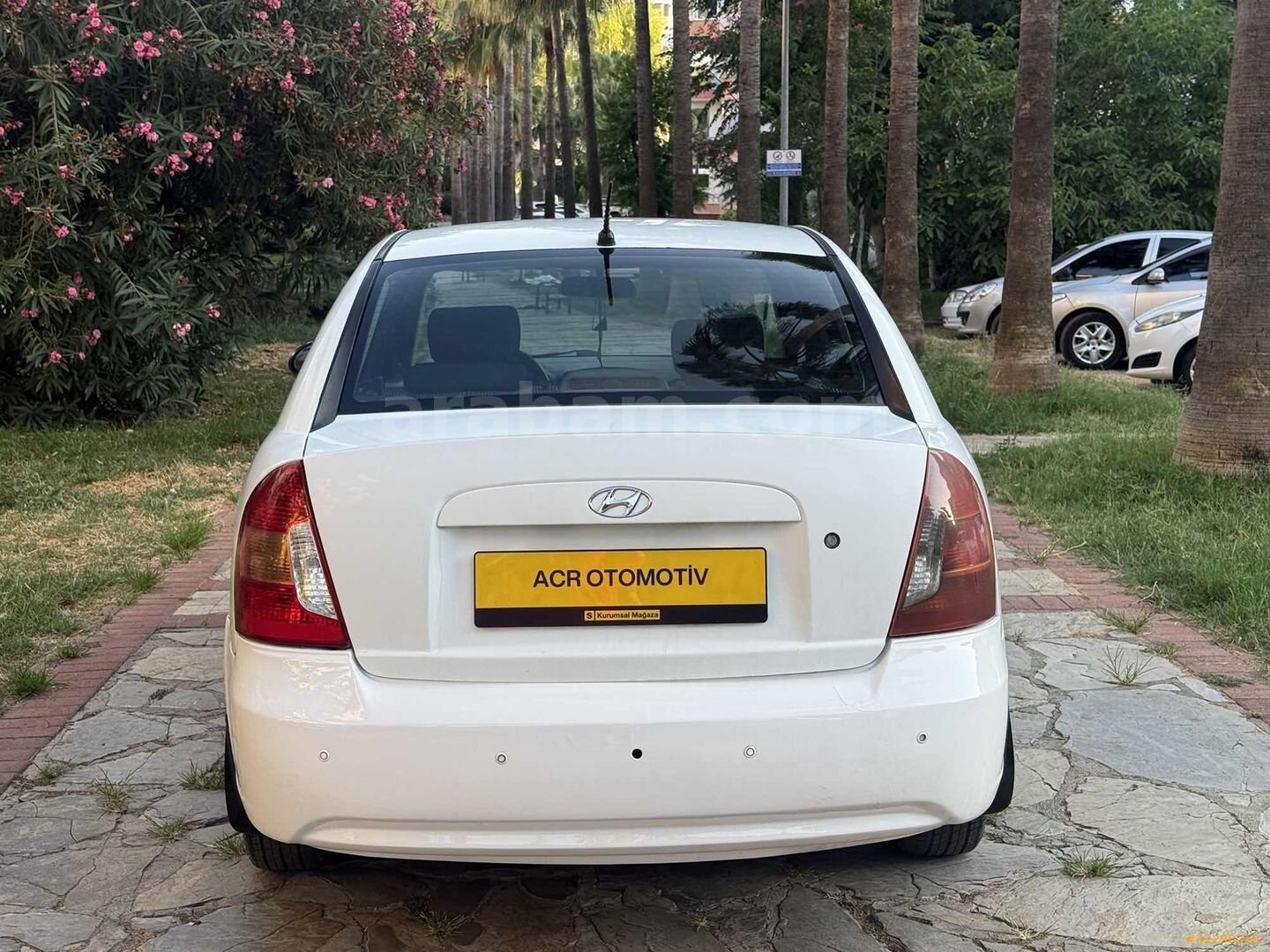 Galeriden Hyundai Accent Era 1.5 CRDi Select 2011 Model Antalya 303.000 km Beyaz 5