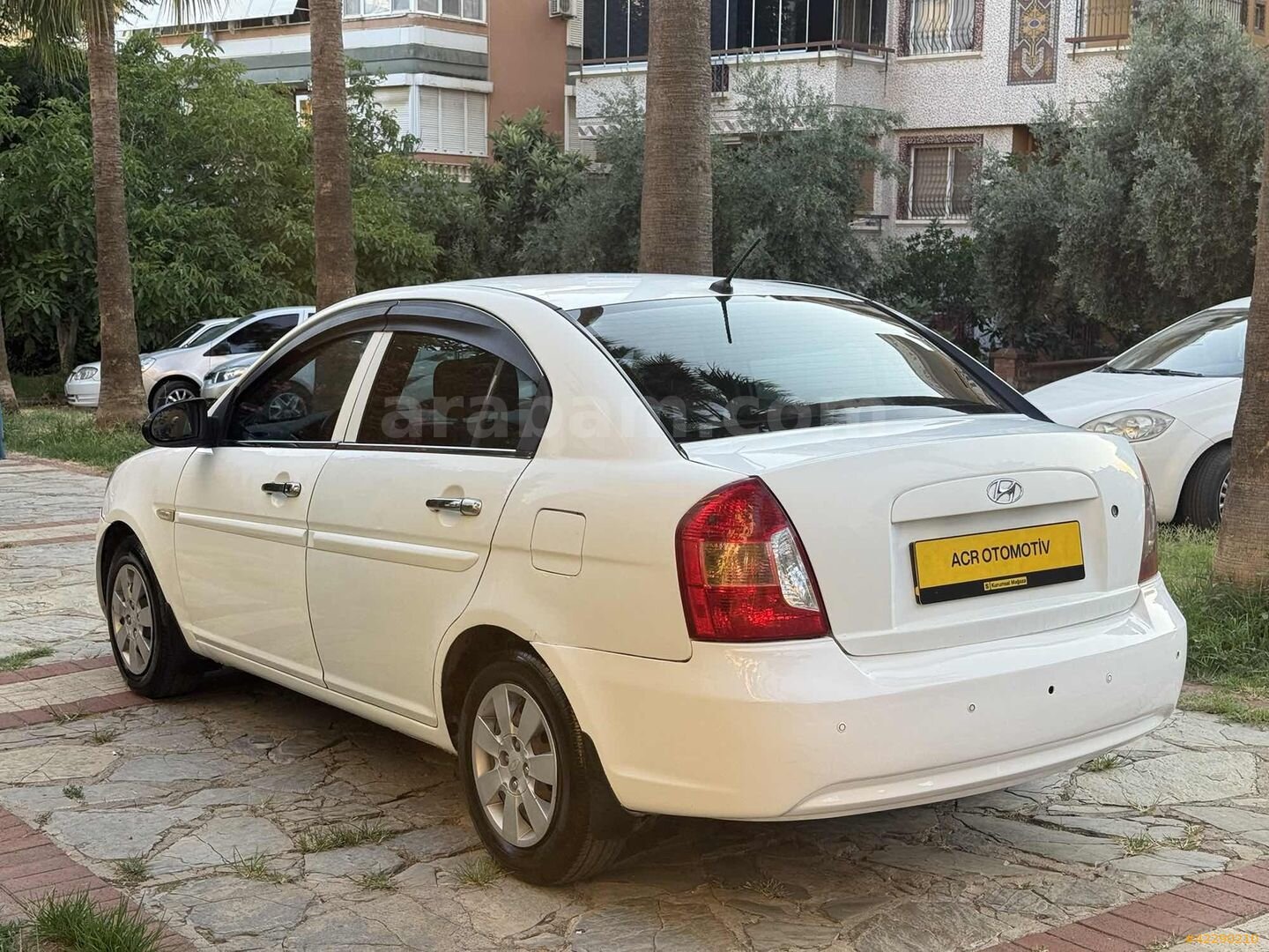 Galeriden Hyundai Accent Era 1.5 CRDi Select 2011 Model Antalya 303.000 km Beyaz 6