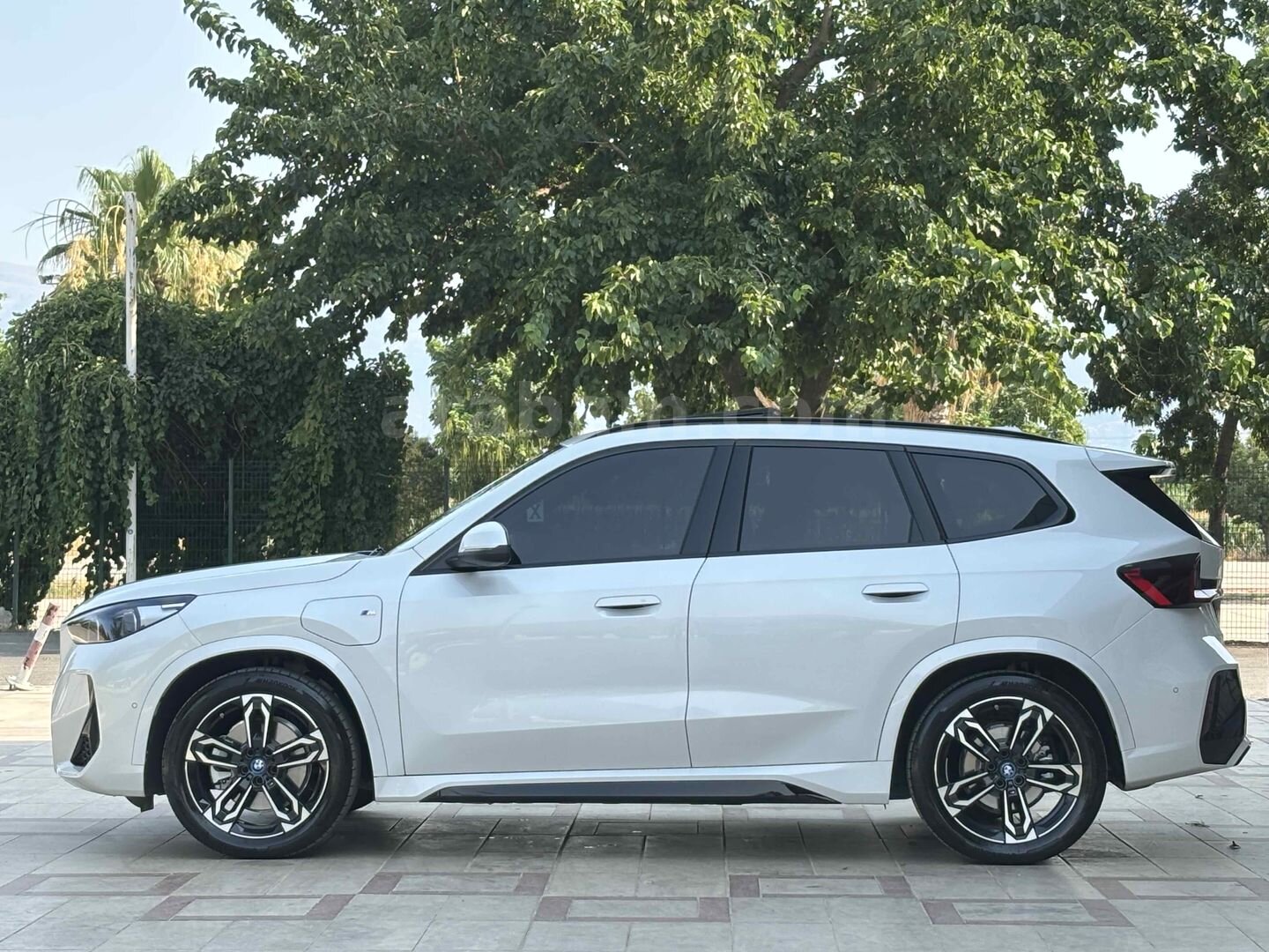 Galeriden BMW X1 xDrive25e M Sport 2025 Model İzmir 24.000 km Beyaz 7
