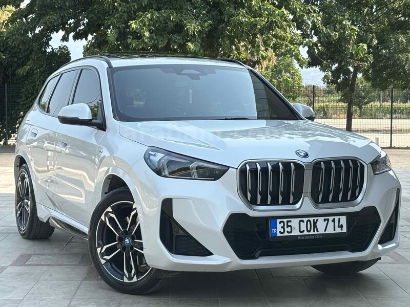 Galeriden BMW X1 xDrive25e M Sport 2025 Model İzmir 24.000 km Beyaz