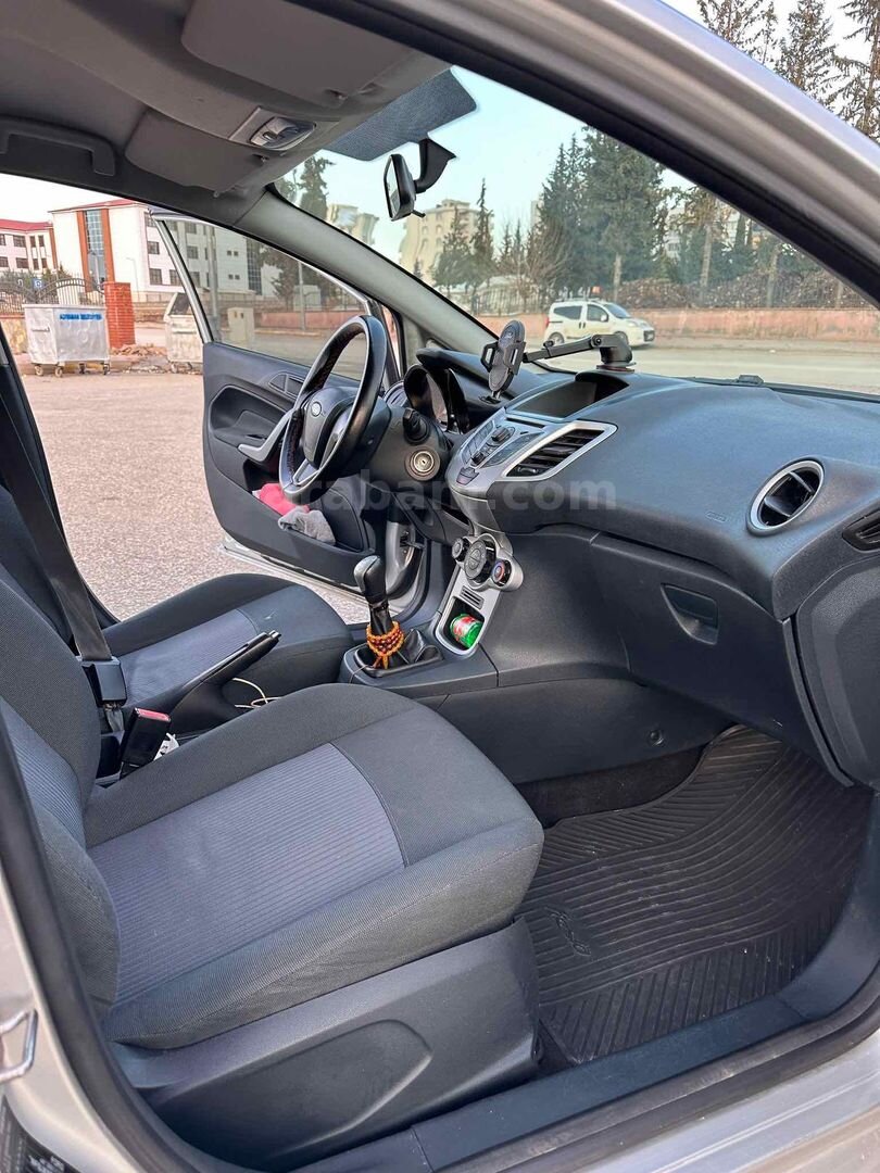 Sahibinden Ford Fiesta 1.4 TDCi Trend 2012 Model Kahramanmaraş 223.000 km Beyaz 5