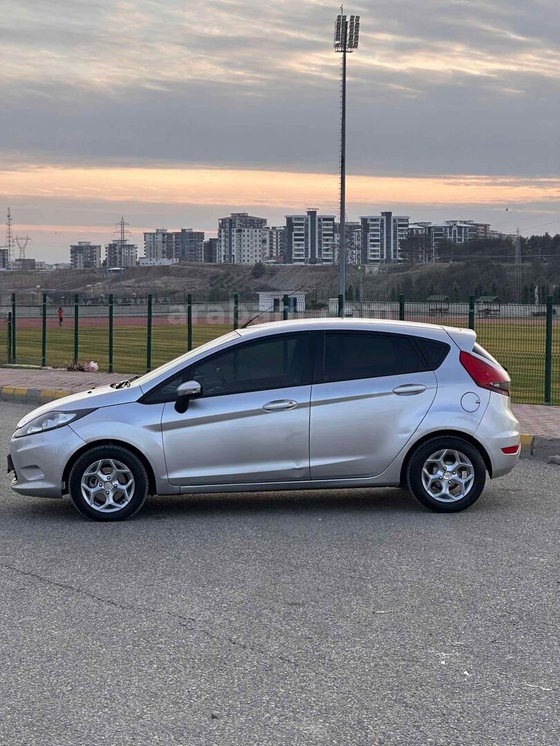 Sahibinden Ford Fiesta 1.4 TDCi Trend 2012 Model Kahramanmaraş 223.000 km Beyaz 3