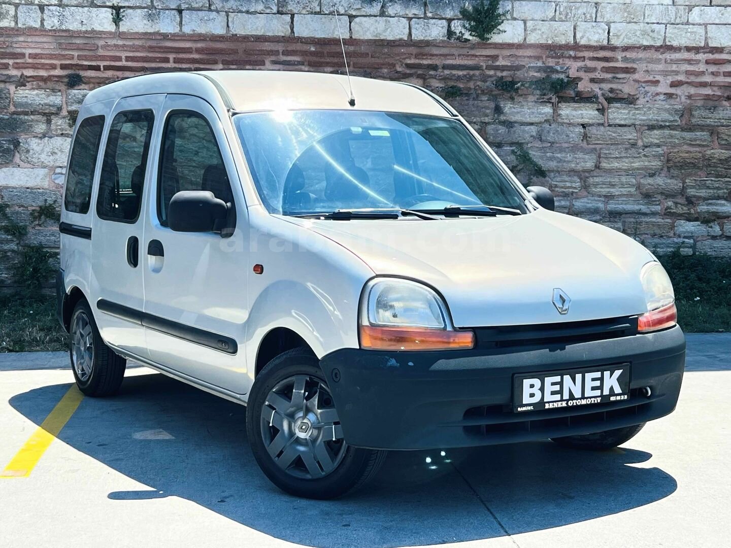 Galeriden Renault Kangoo 1.4 RTE 2002 Model İstanbul 196.000 km Gri 2