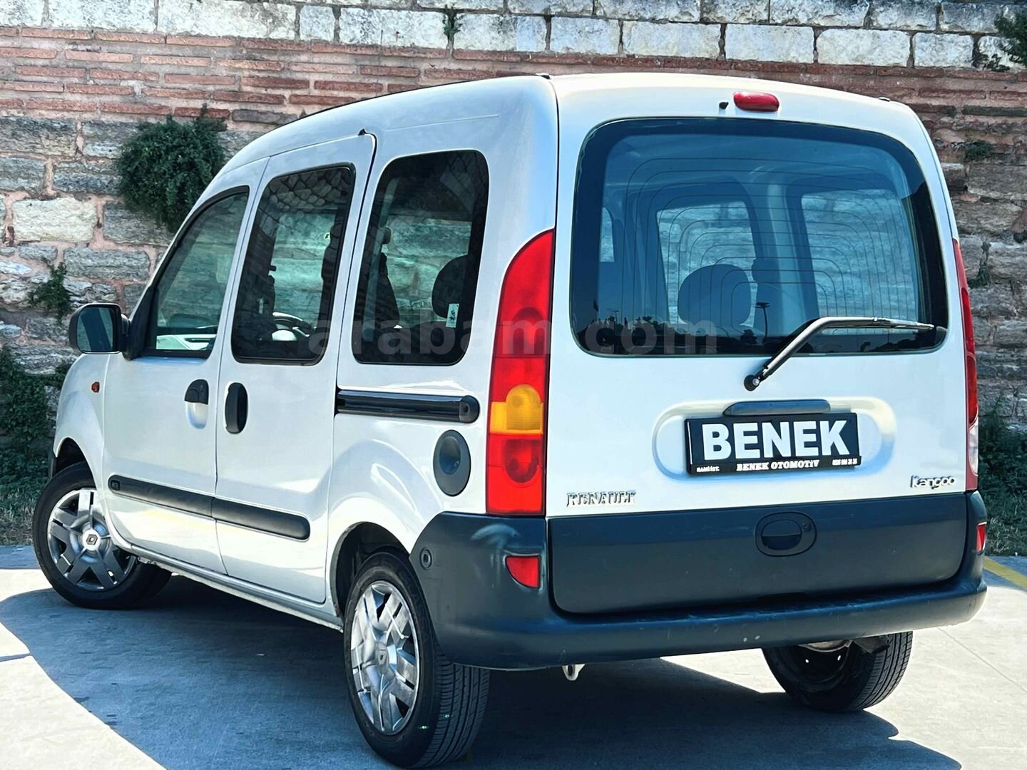 Galeriden Renault Kangoo 1.4 RTE 2002 Model İstanbul 196.000 km Gri 6