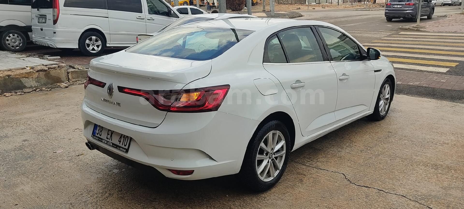 Galeriden Renault Megane 1.5 dCi Touch 2018 Model Şanlıurfa 280.000 km Beyaz 6
