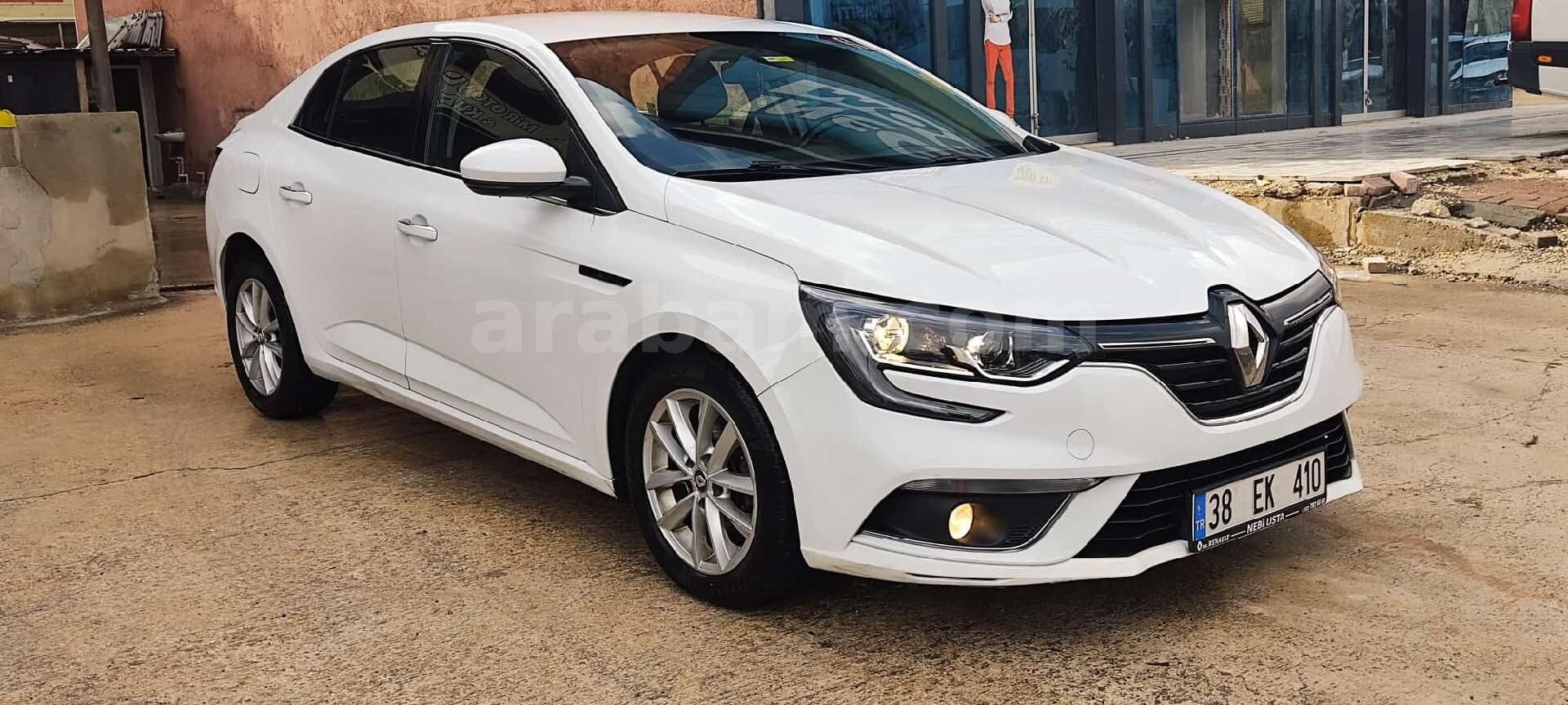 Galeriden Renault Megane 1.5 dCi Touch 2018 Model Şanlıurfa 280.000 km Beyaz 1