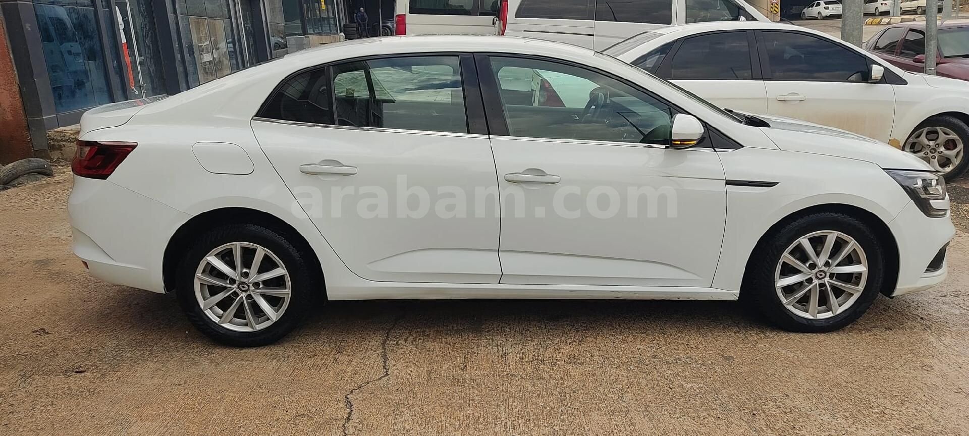Galeriden Renault Megane 1.5 dCi Touch 2018 Model Şanlıurfa 280.000 km Beyaz 5
