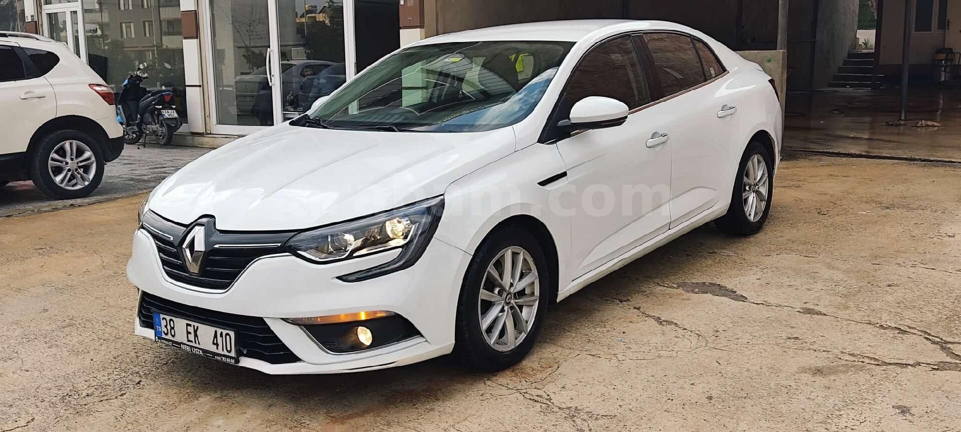 Galeriden Renault Megane 1.5 dCi Touch 2018 Model Şanlıurfa 280.000 km Beyaz 3