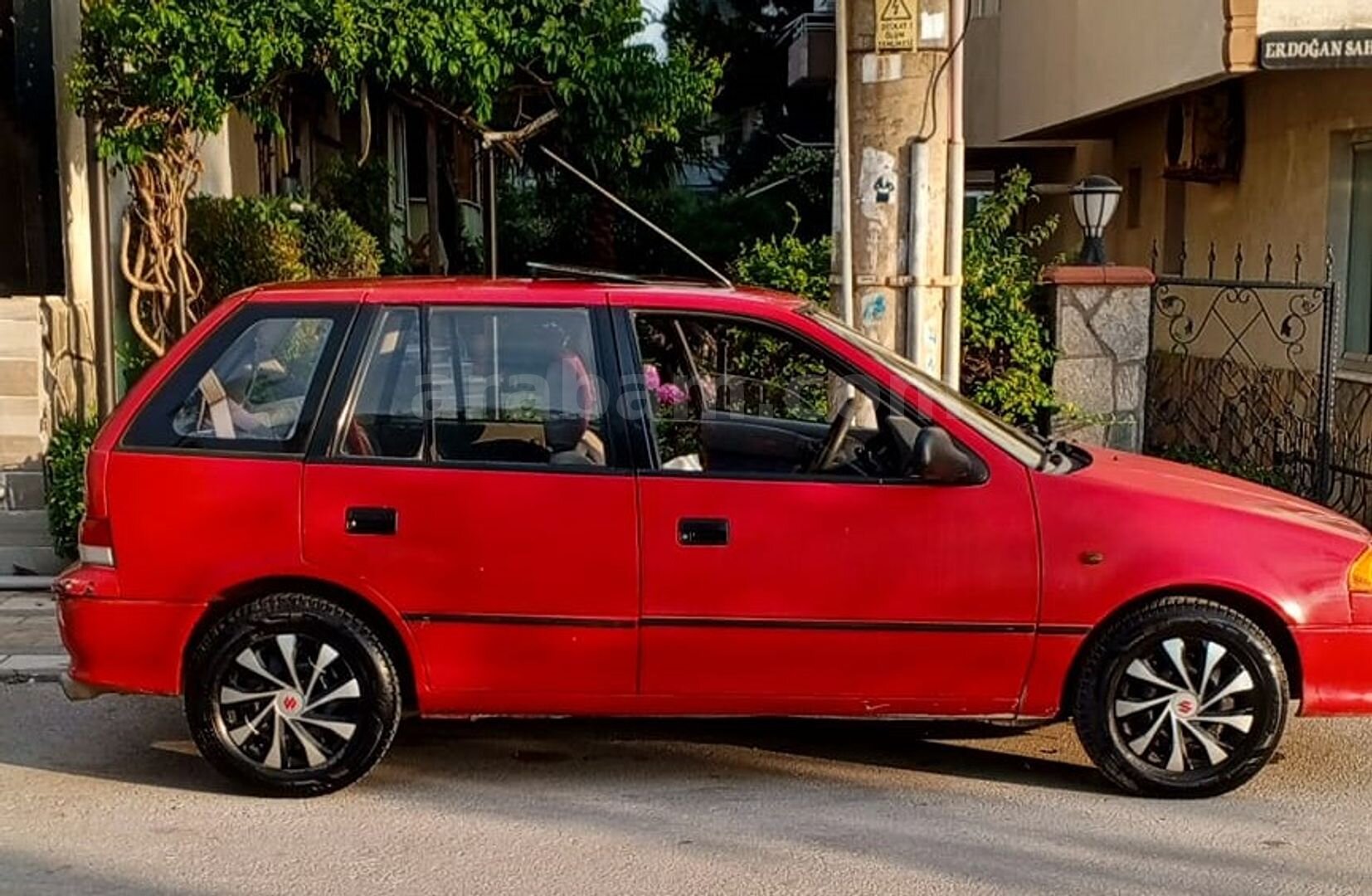 Sahibinden Suzuki Swift 1.3 GLX 2001 Model Yalova 70.000 km Kırmızı 1