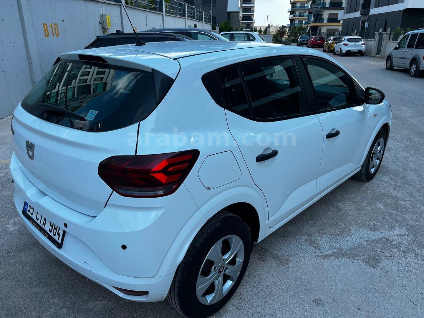 Galeriden Dacia Sandero 1.0 Sce Comfort 2021 Model İzmir 98.000 km Beyaz 6