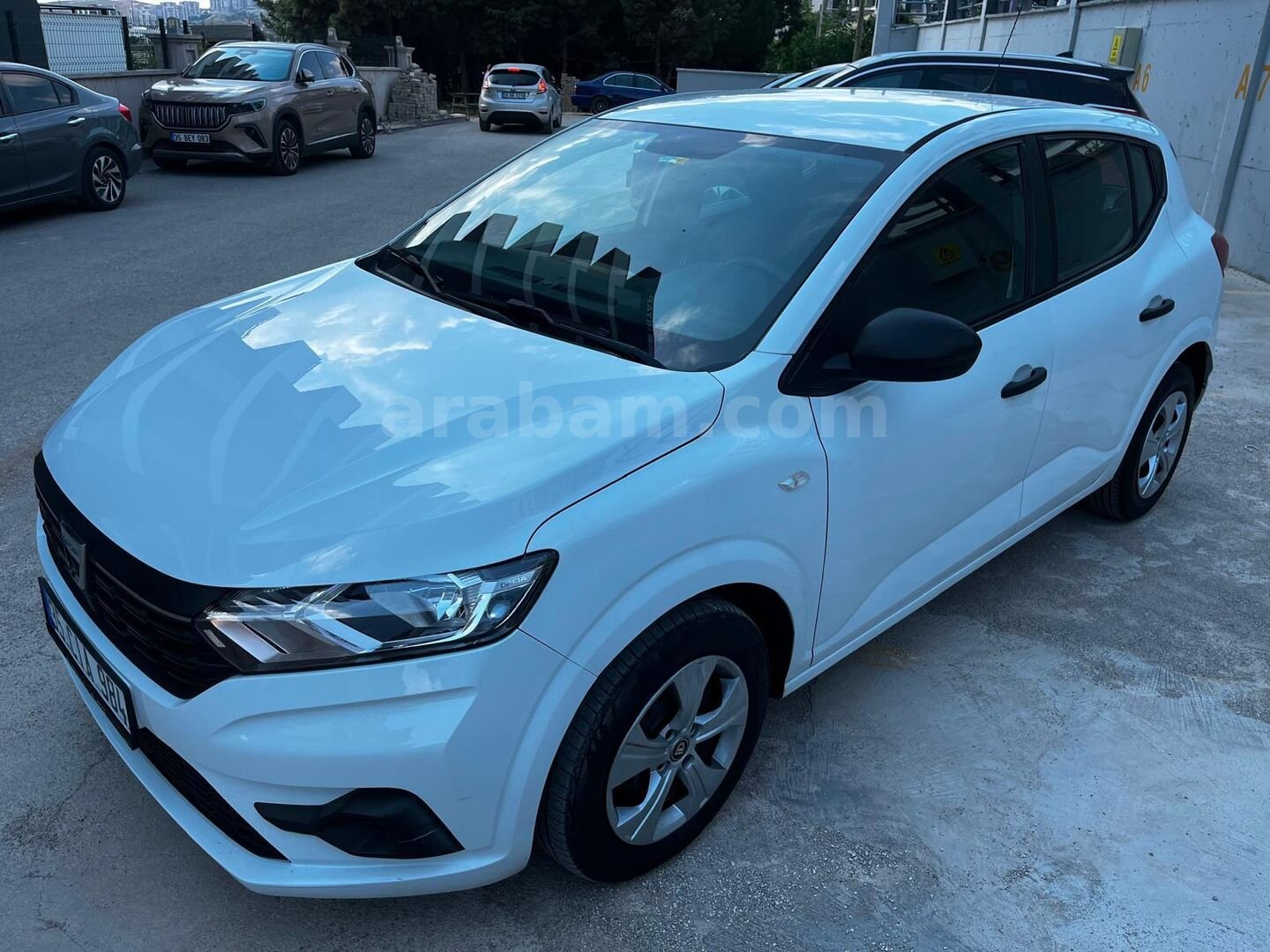 Galeriden Dacia Sandero 1.0 Sce Comfort 2021 Model İzmir 98.000 km Beyaz 4