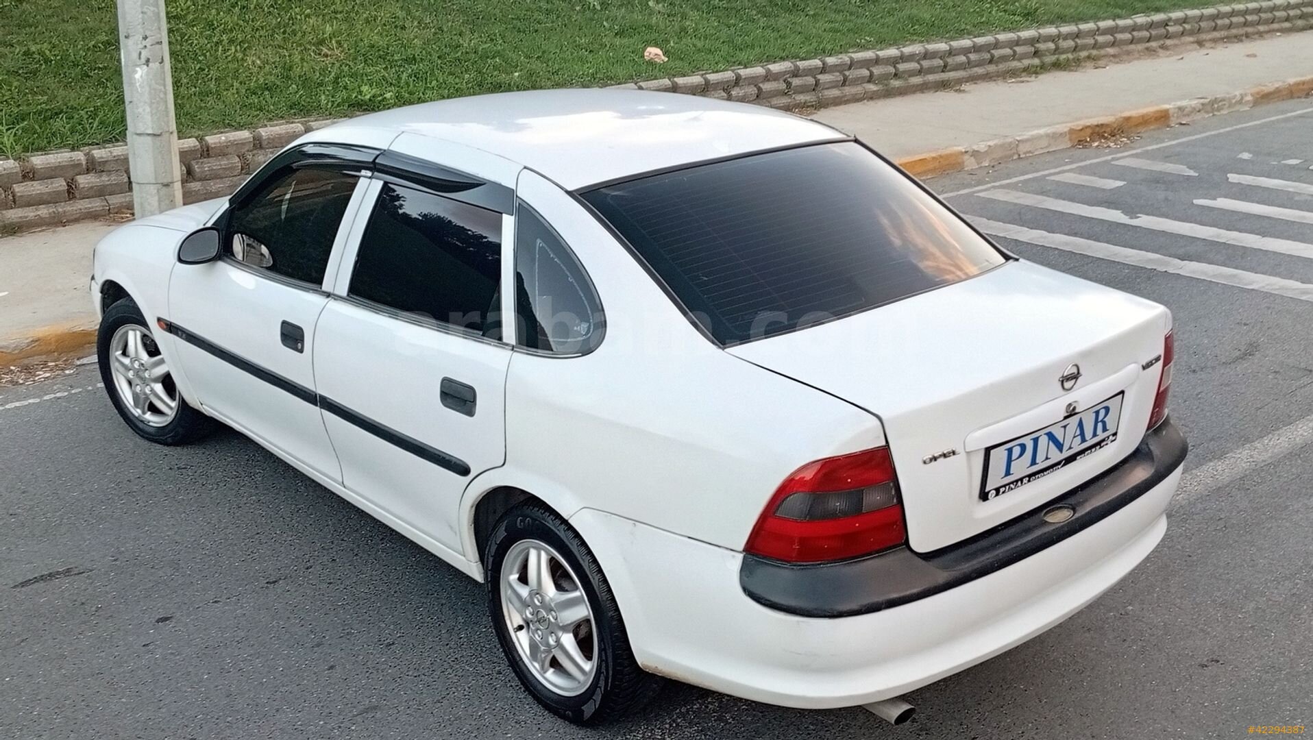 Galeriden Opel Vectra 2.0 GLS 1996 Model İstanbul 291.000 km Beyaz 6