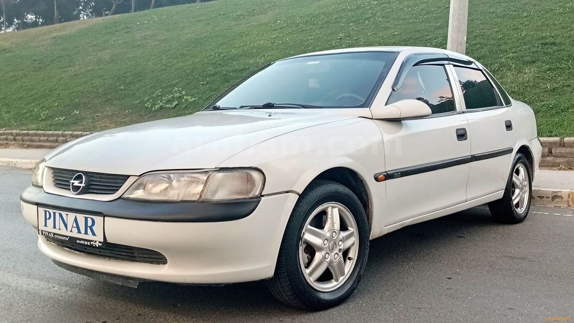 Galeriden Opel Vectra 2.0 GLS 1996 Model İstanbul 291.000 km Beyaz 2