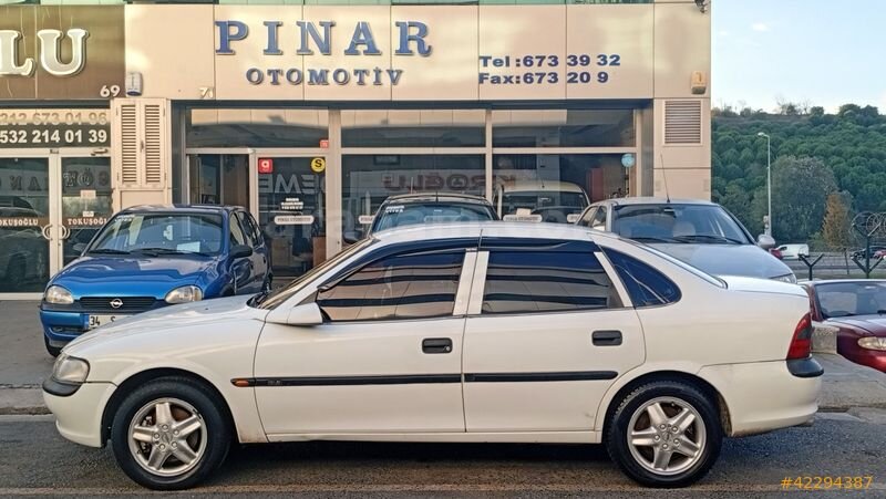 Galeriden Opel Vectra 2.0 GLS 1996 Model İstanbul 291.000 km Beyaz