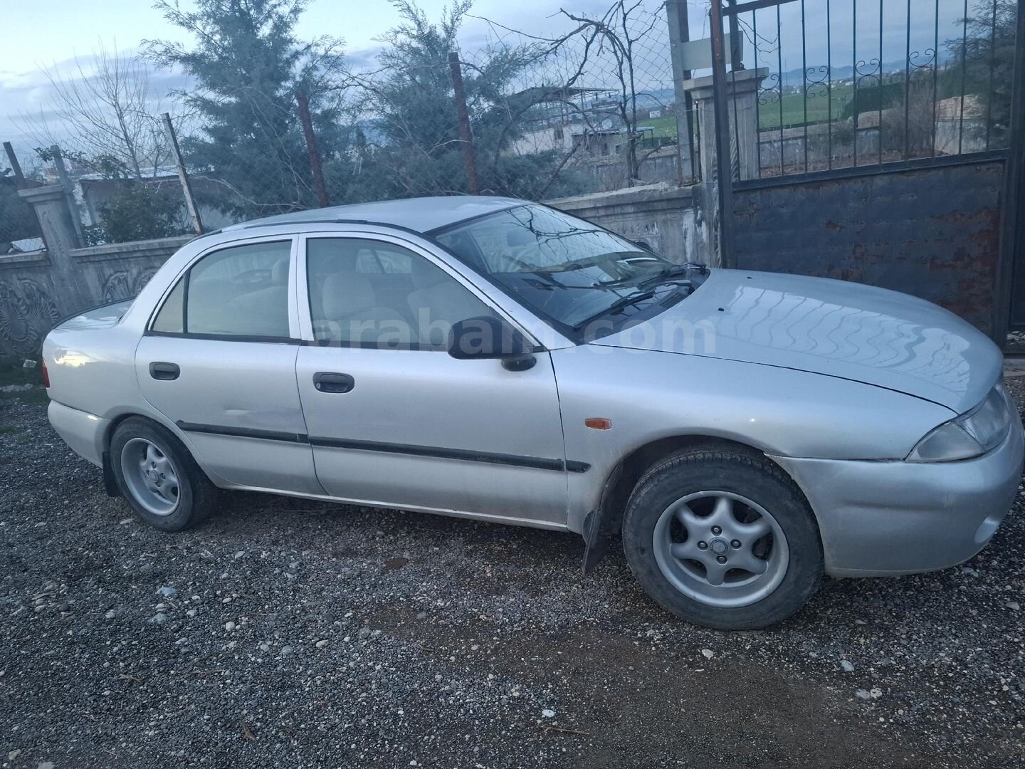 Sahibinden Mitsubishi Carisma 1.6 GLX 1999 Model Adıyaman 405.000 km Gri (Gümüş) 3