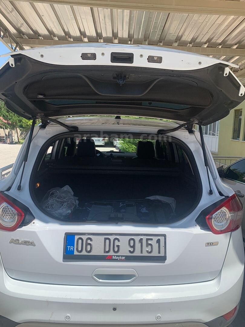 Sahibinden Ford Kuga 2.0 TDCi Titanium 2011 Model Konya 305.000 km Beyaz 6