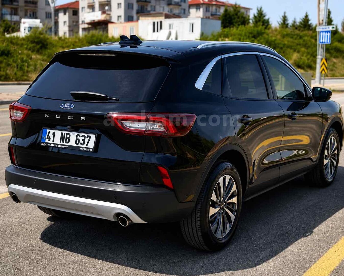 Sahibinden Ford Kuga 1.5 EcoBoost Titanium 2025 Model Kocaeli 28.500 km Siyah 3