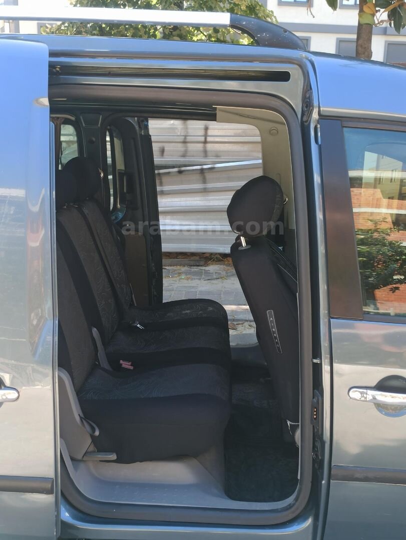 Sahibinden Volkswagen Caddy 1.9 TDI Kombi 2006 Model İstanbul 212.000 km Lacivert 6
