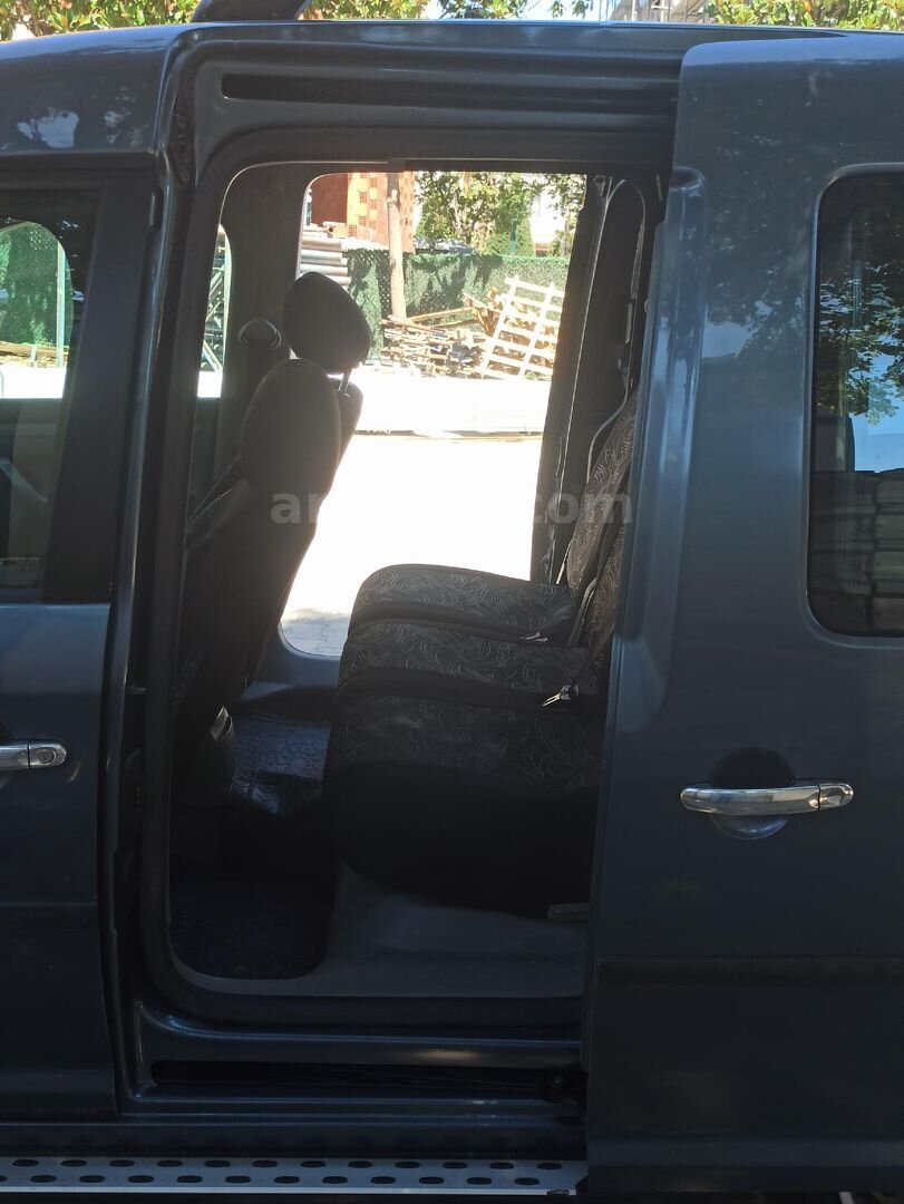 Sahibinden Volkswagen Caddy 1.9 TDI Kombi 2006 Model İstanbul 212.000 km Lacivert 5