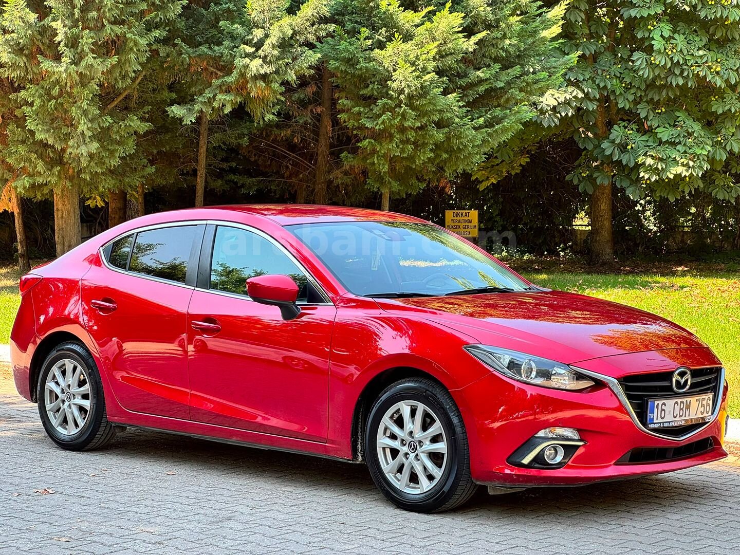 Sahibinden Mazda 3 1.5 SkyActive-G Reflex 2015 Model Bursa 157.000 km Kırmızı 4