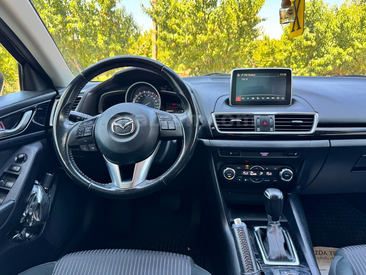 Sahibinden Mazda 3 1.5 SkyActive-G Reflex 2015 Model Bursa 157.000 km Kırmızı 7