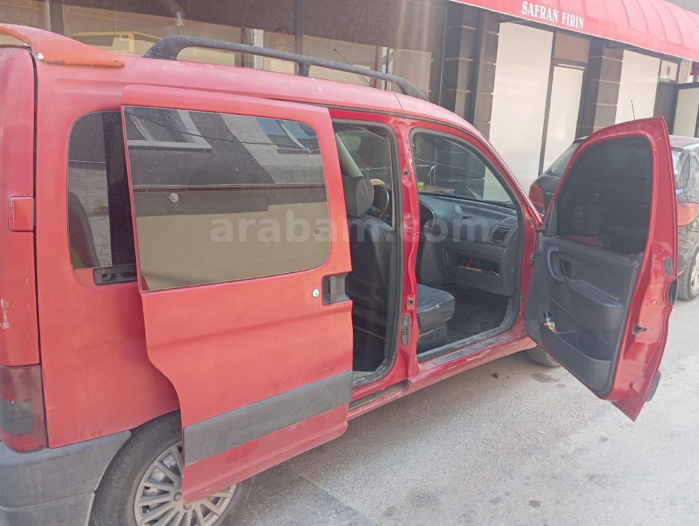 Sahibinden Citroen Berlingo 1.9 D SX 2000 Model Eskişehir 190.000 km Kırmızı 4